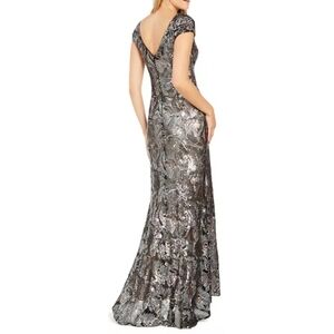 Calvin Klein Cap-Sleeve Sequined Gown Train Maxi Silver Open Back Boat Size 4